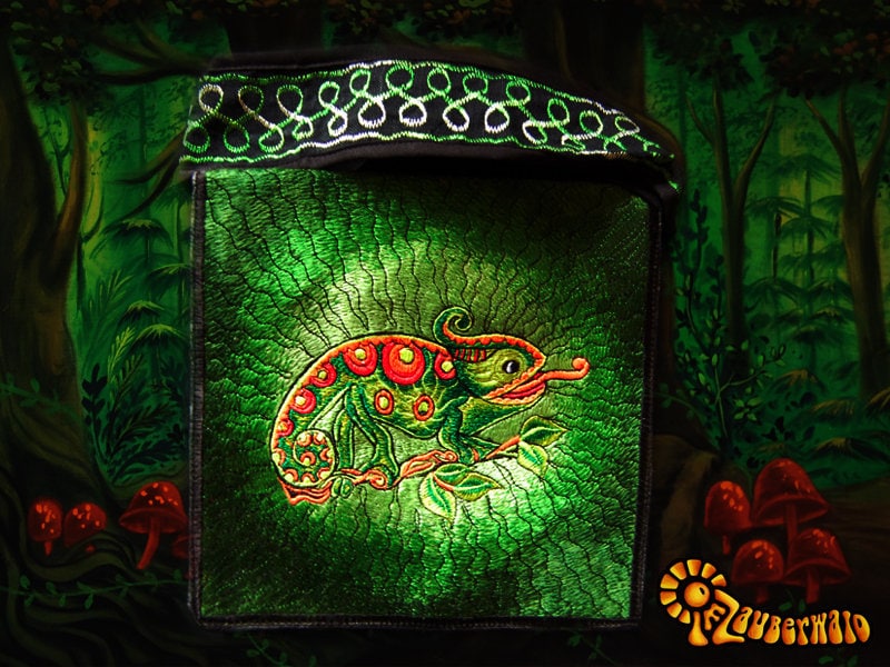 Chameleon shoulderbag blacklight glowing handbag with zip lock and hook and loop