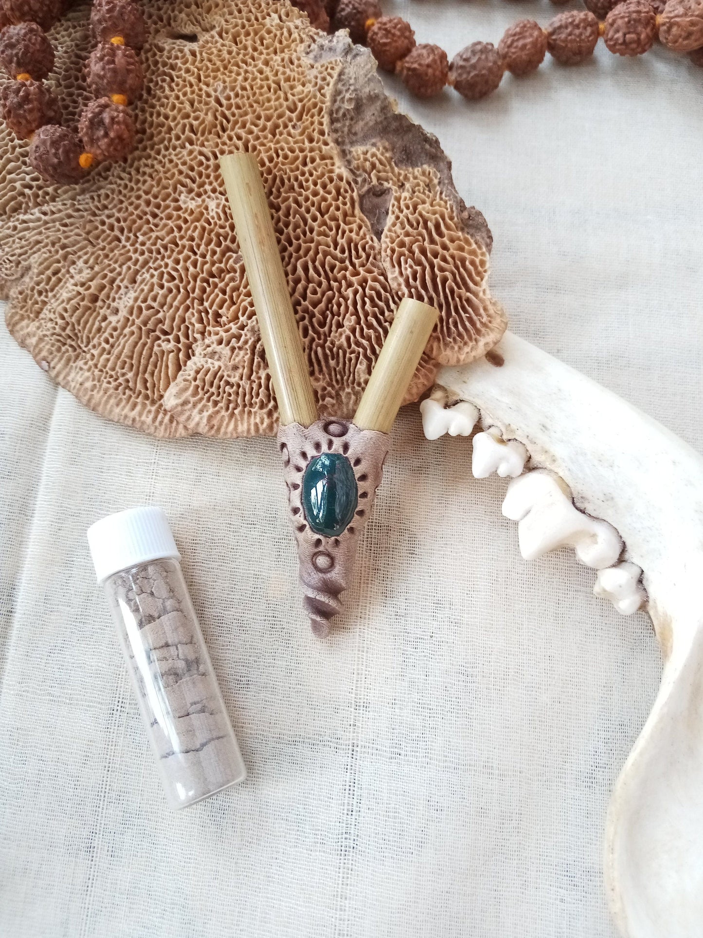 Kuripe self applicator - For Rapè and traditionally used in Ayahuasca or Kambo ceremonies - handmade bamboo pipe with agate crystal