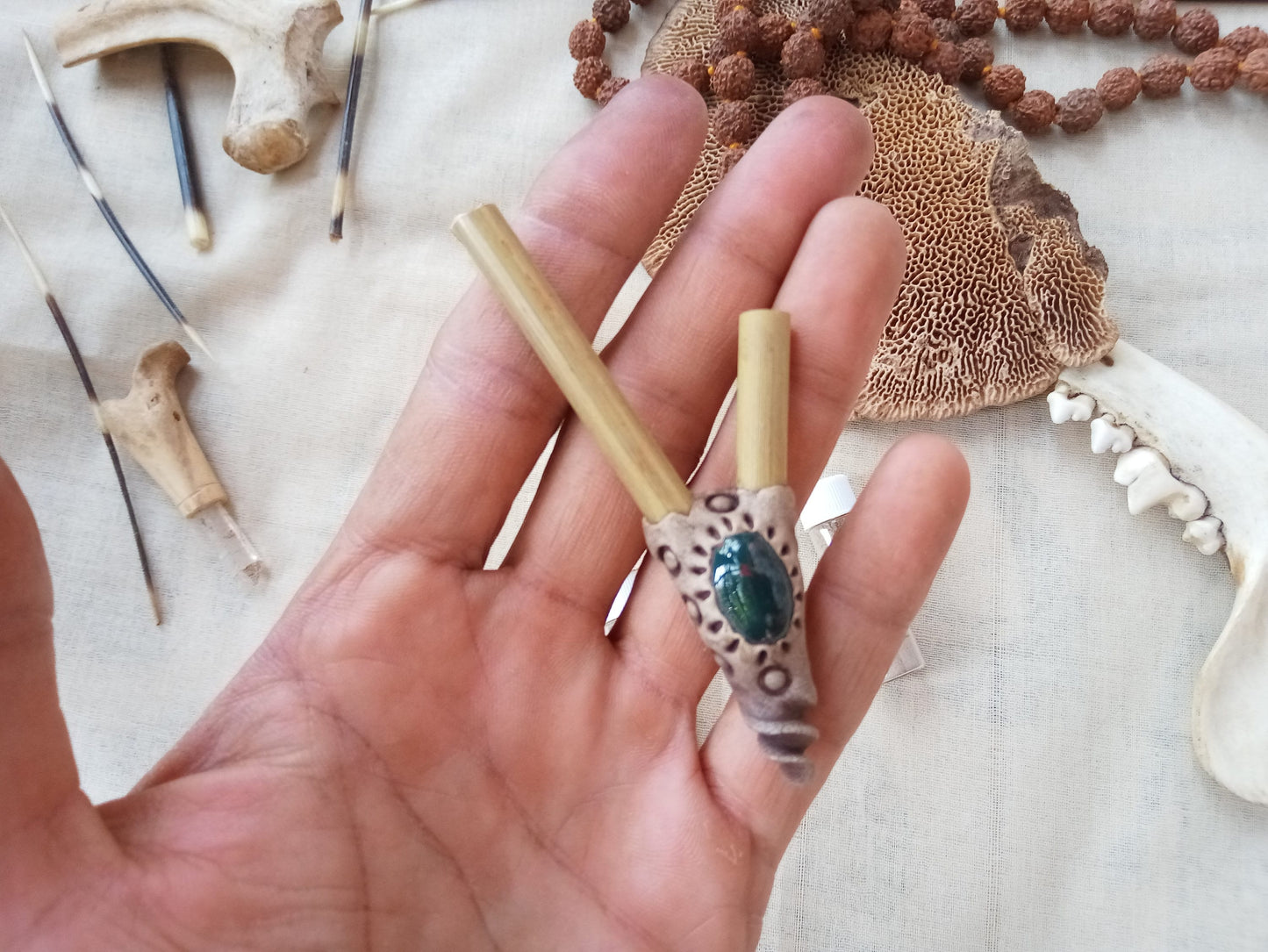 Kuripe self applicator - For Rapè and traditionally used in Ayahuasca or Kambo ceremonies - handmade bamboo pipe with agate crystal