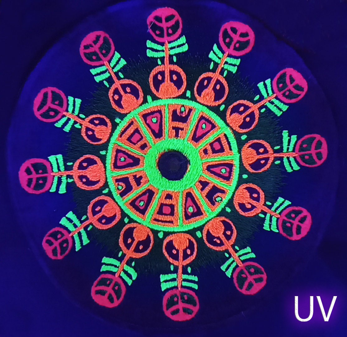 Maya Sun crop circle patch blacklight active with mirror inside beautiful extraterrestrial sunshine mandala