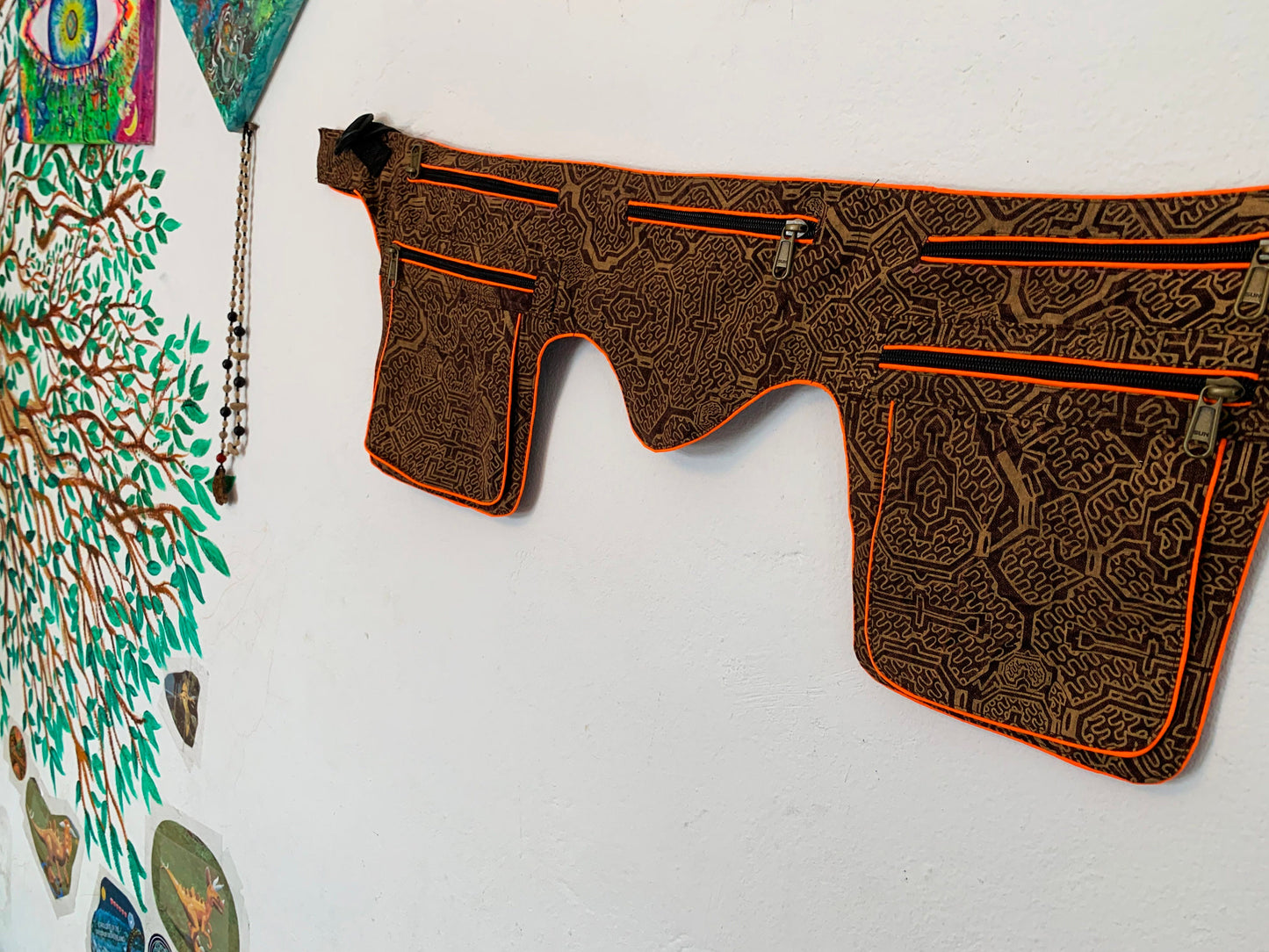 Ayahuasca Beltbag - 7 pockets, strong ziplocks, size adjustable with hook & loop and clip - blacklight active lines good luck