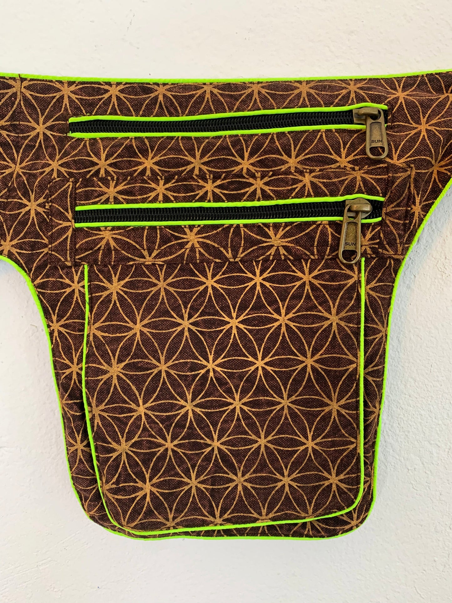 Flower of Life Beltbag - 7 pockets, strong ziplocks, size adjustable with hook & loop and clip - UV yellow blacklight active outlines