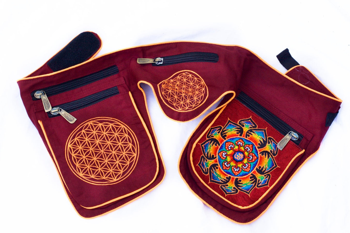 Beltbag Shroom AUM - 7 pockets, strong ziplocks, size adjustable with hook & loop and clip - blacklight active lines good luck