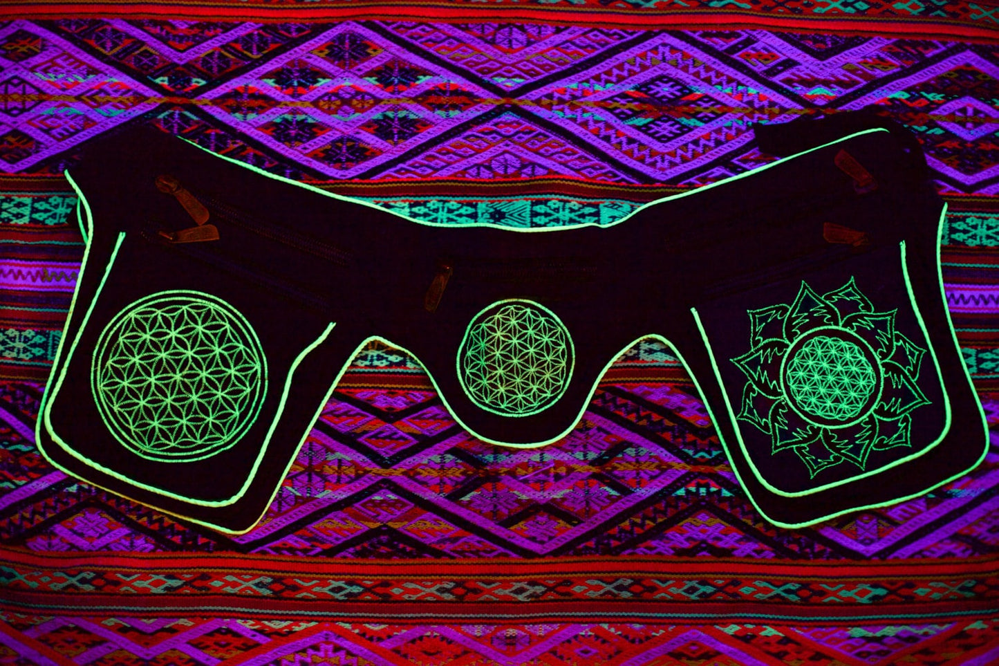 Beltbag Flower of Life mandala - 7 pockets, strong ziplocks, size adjustable - hook & loop and clip - blacklight active lines flower of life