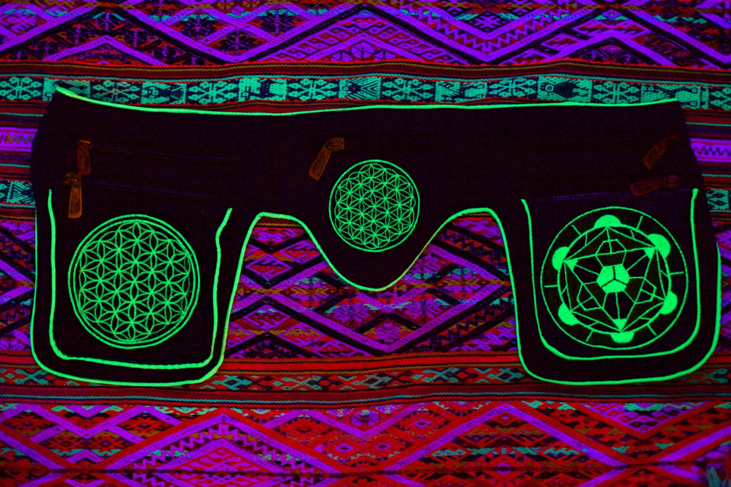 Beltbag hyperspace object - 7 pockets, strong ziplocks, size adjustable - hook & loop and clip - blacklight active lines flower of life