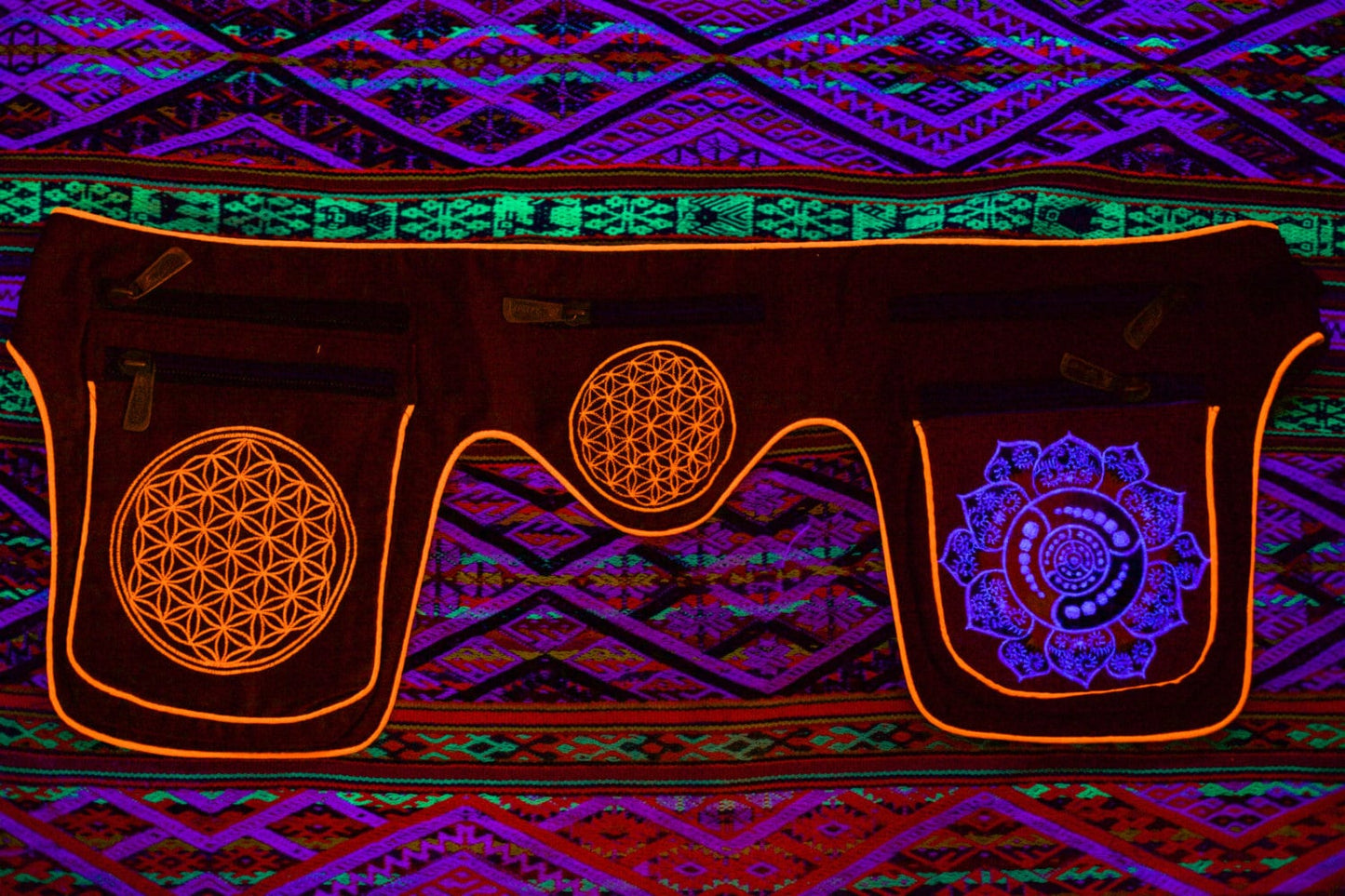 Beltbag Fractal Attributes - 7 pockets, strong ziplocks, size adjustable with hook & loop and clip - blacklight active lines crop circle