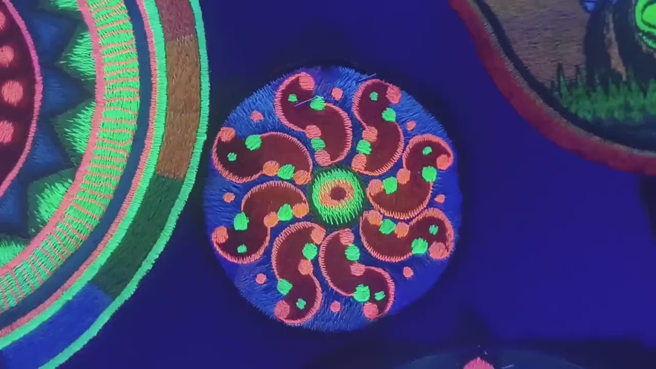 tidcombe crop circle patch blacklight fractal flower