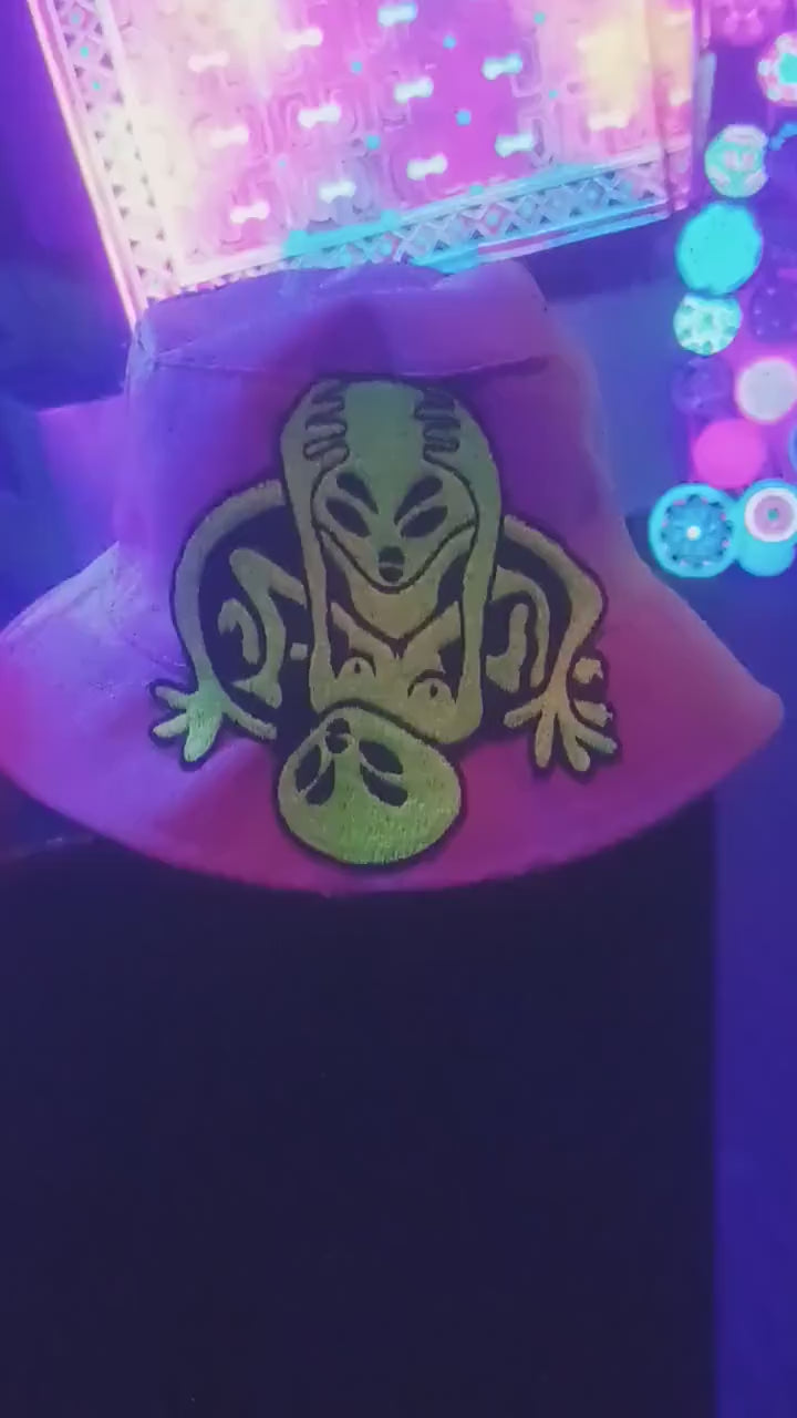 Alien Love UV Purple Fisher Hat blacklight glowing with embroidery patch psychedelic trance goatrance hippie fisherhat Funny Goa Gear