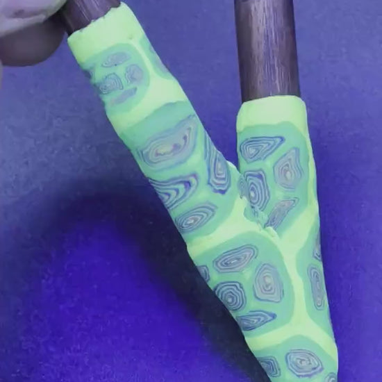 Green Flower Kuripe self applicator - Traditionally for Rapè - handmade UV glowing polymer clay eye candy psychedelic spiral made with love