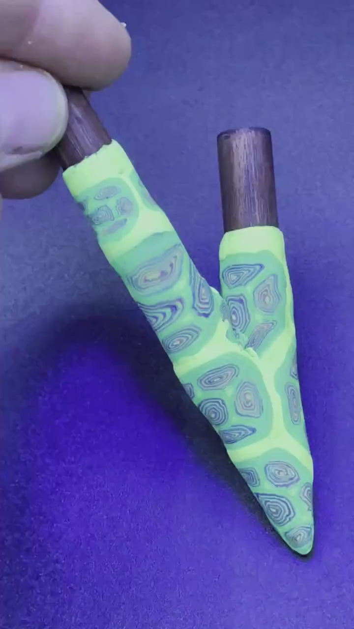 Green Flower Kuripe self applicator - Traditionally for Rapè - handmade UV glowing polymer clay eye candy psychedelic spiral made with love