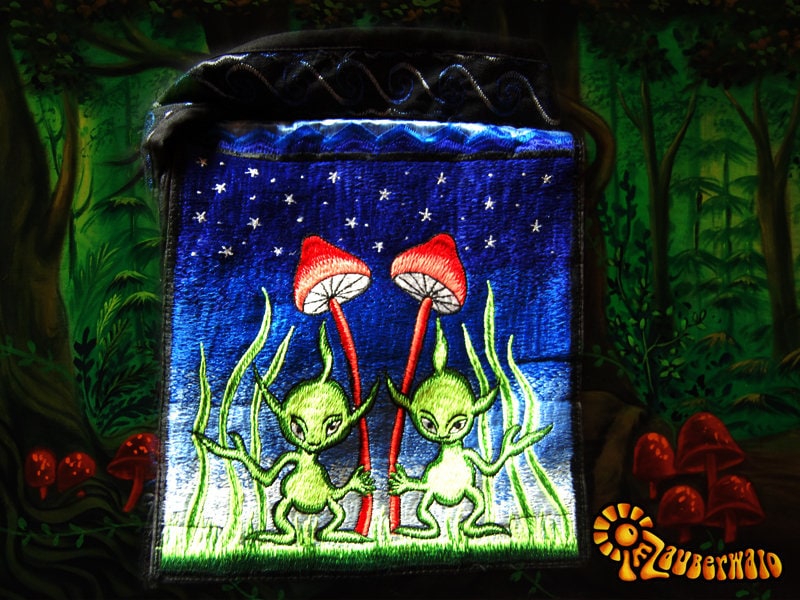 Alien Bag psychedelic shoulderbag goa trance embroidery magic mushroom aliens blacklight glowing