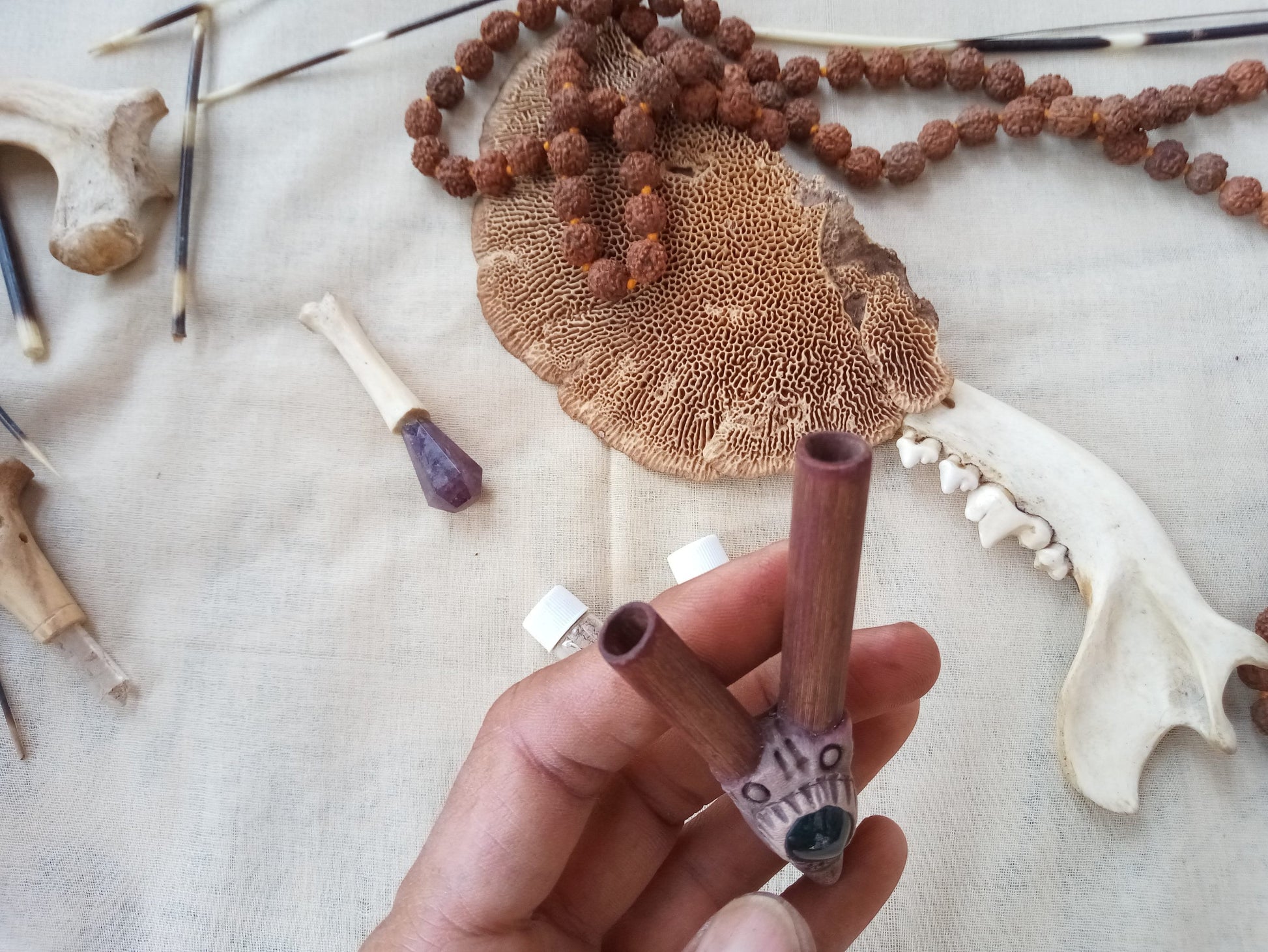 Kuripe Rapè self applicator - Traditionally used in Ayahuasca or Kambo ceremonies - handmade bamboo pipe with bloodstone crystall