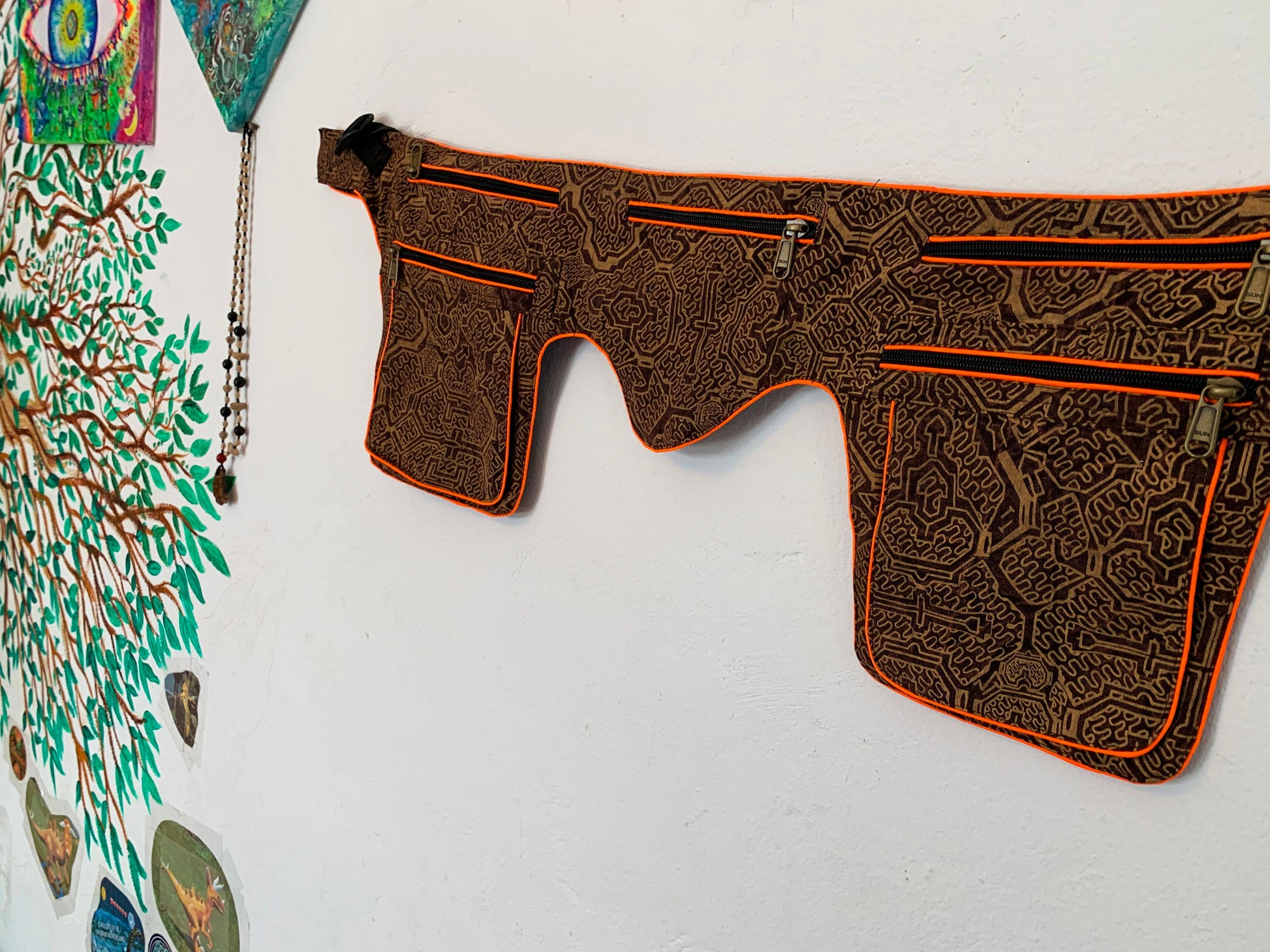 Ayahuasca Beltbag - 7 pockets, strong ziplocks, size adjustable with hook & loop and clip - blacklight active lines good luck