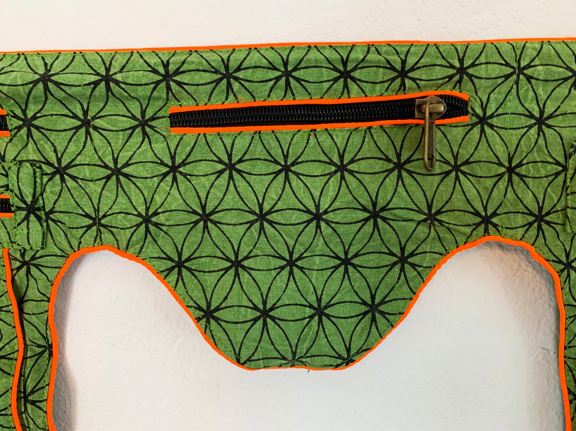 Flower of Life Beltbag - 7 pockets, strong ziplocks, size adjustable with hook & loop and clip - UV orange blacklight active outlines