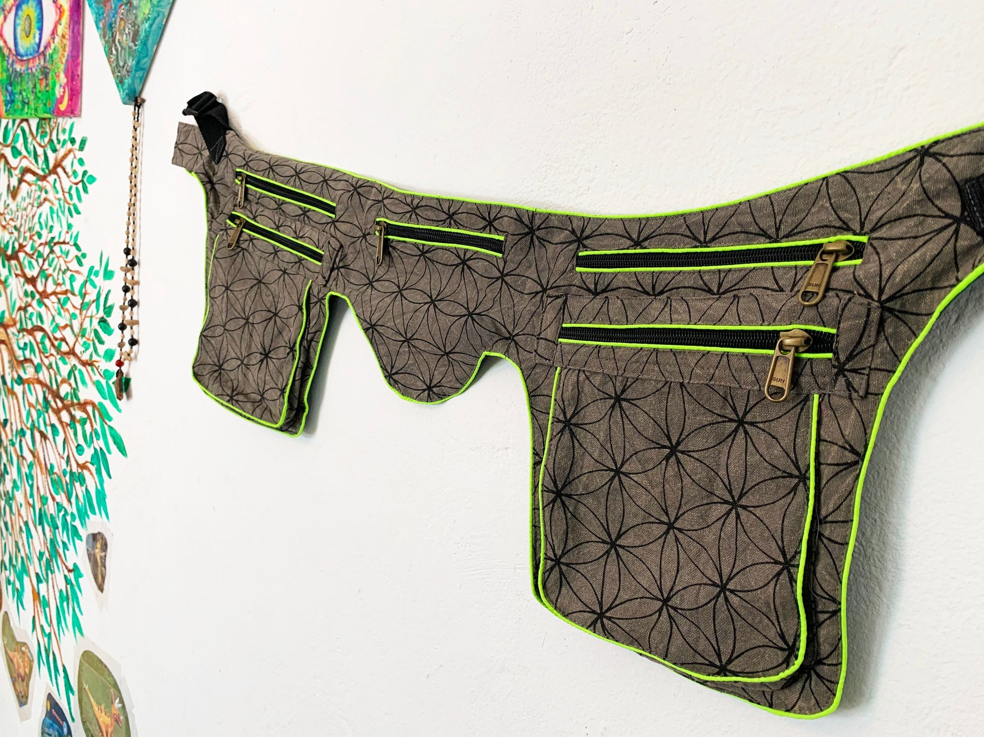 Flower of Life Beltbag - 7 pockets, strong ziplocks, size adjustable with hook & loop and clip - UV yellow blacklight active outlines