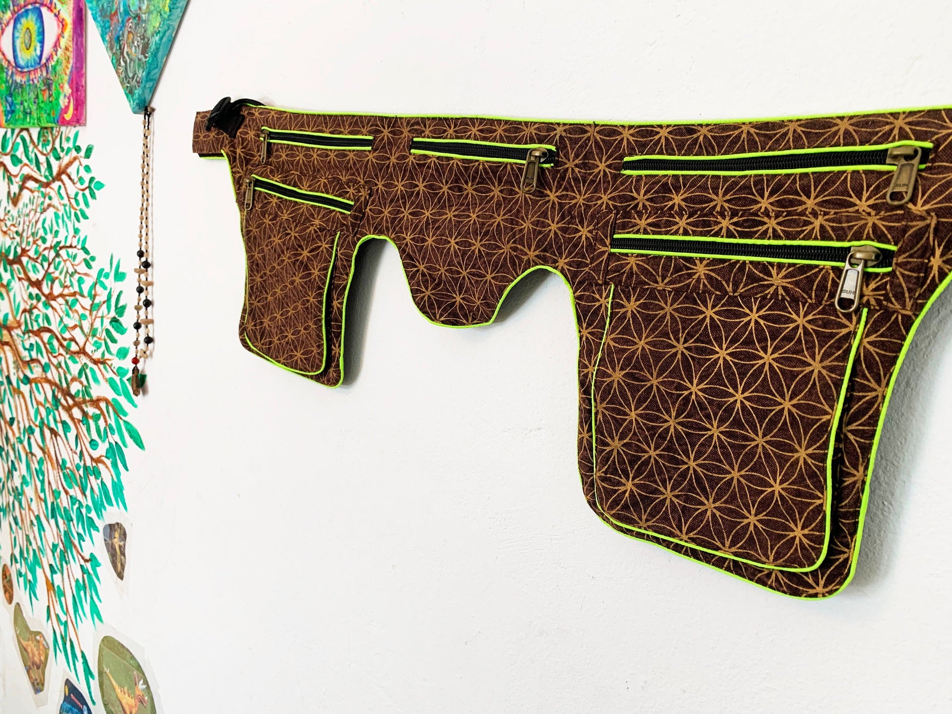 Flower of Life Beltbag - 7 pockets, strong ziplocks, size adjustable with hook & loop and clip - UV yellow blacklight active outlines