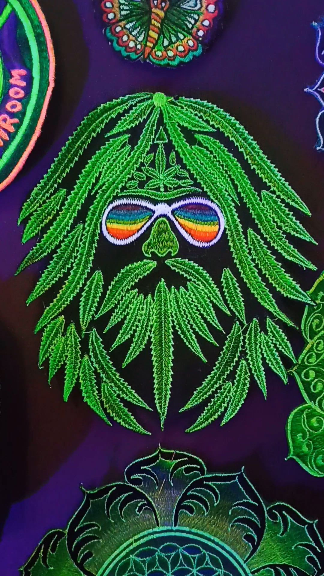 Rainbow Happy Hippie Hemp Spirit Patch with Marihuana Leaves Cannabis Ganja THC Healing Medicine Garcia Kind Friendly Embroidery Rasta Patch