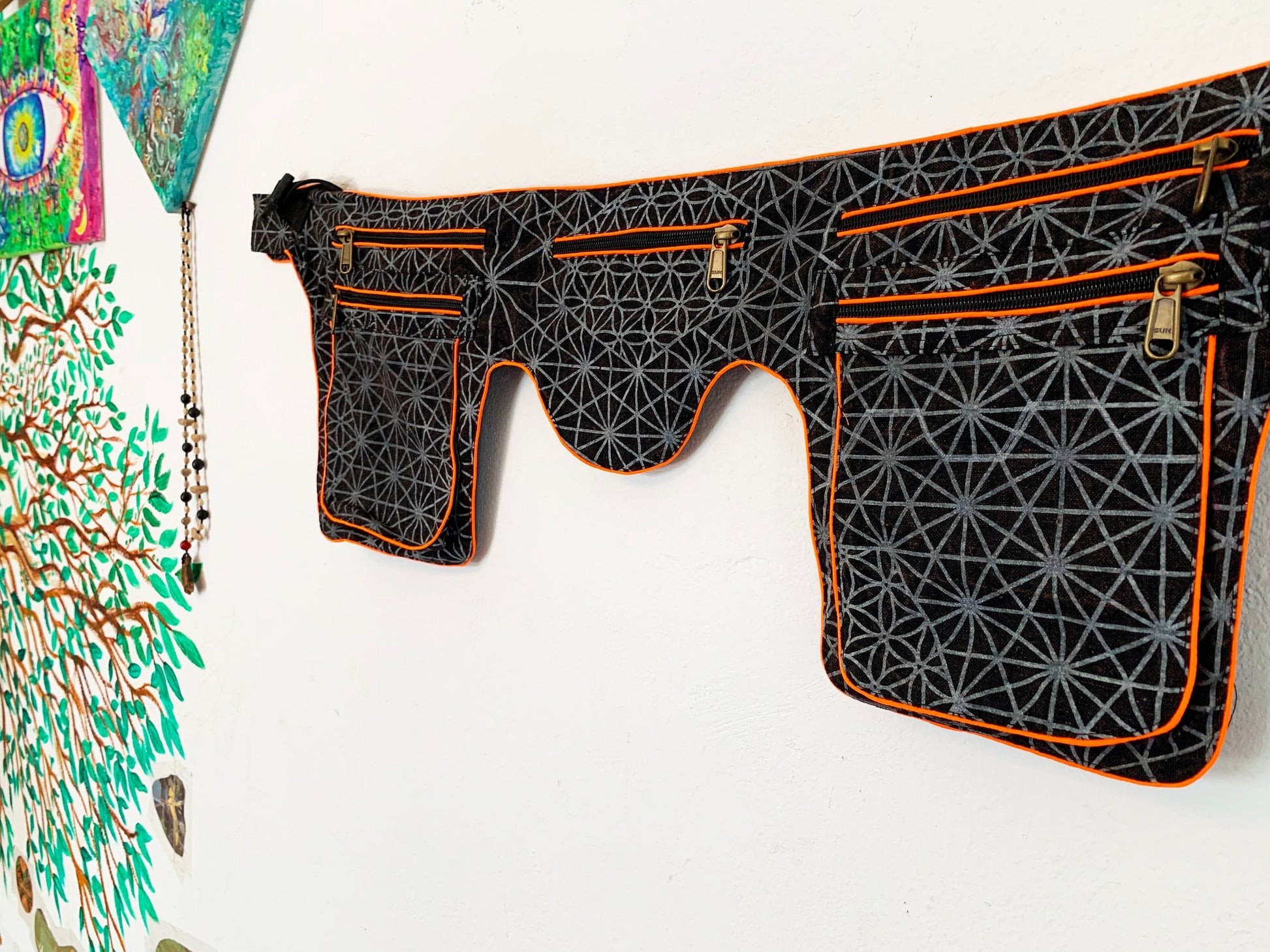Asanoha Flower of Life Beltbag - 7 pockets, strong ziplocks, size adjustable with hook & loop and clip - UV blacklight active outlines