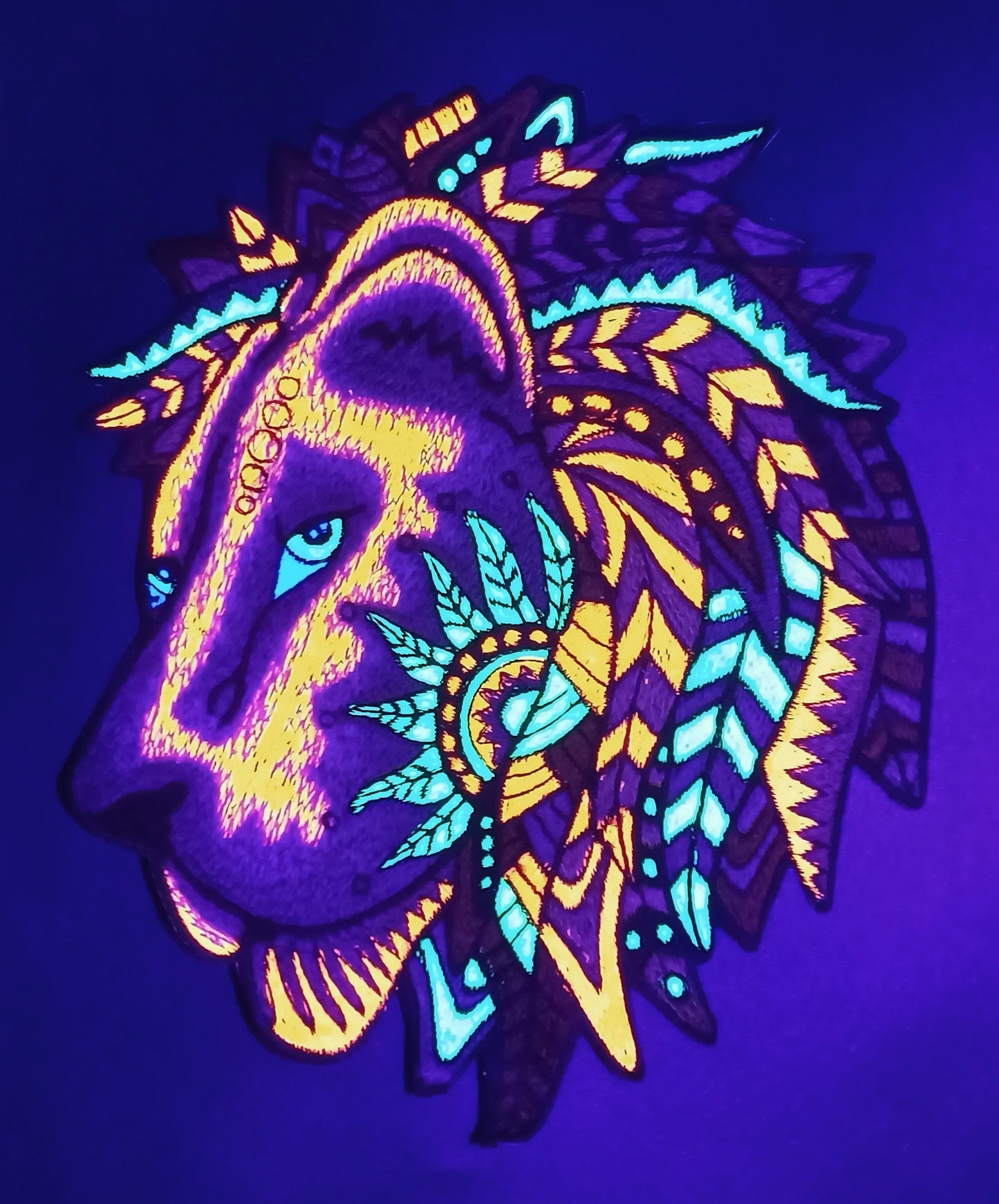 Beautiful Lion UV Patch with blacklight glowing colors - Animal Embroidery neon shining beautiful and proud king of the animals spirit