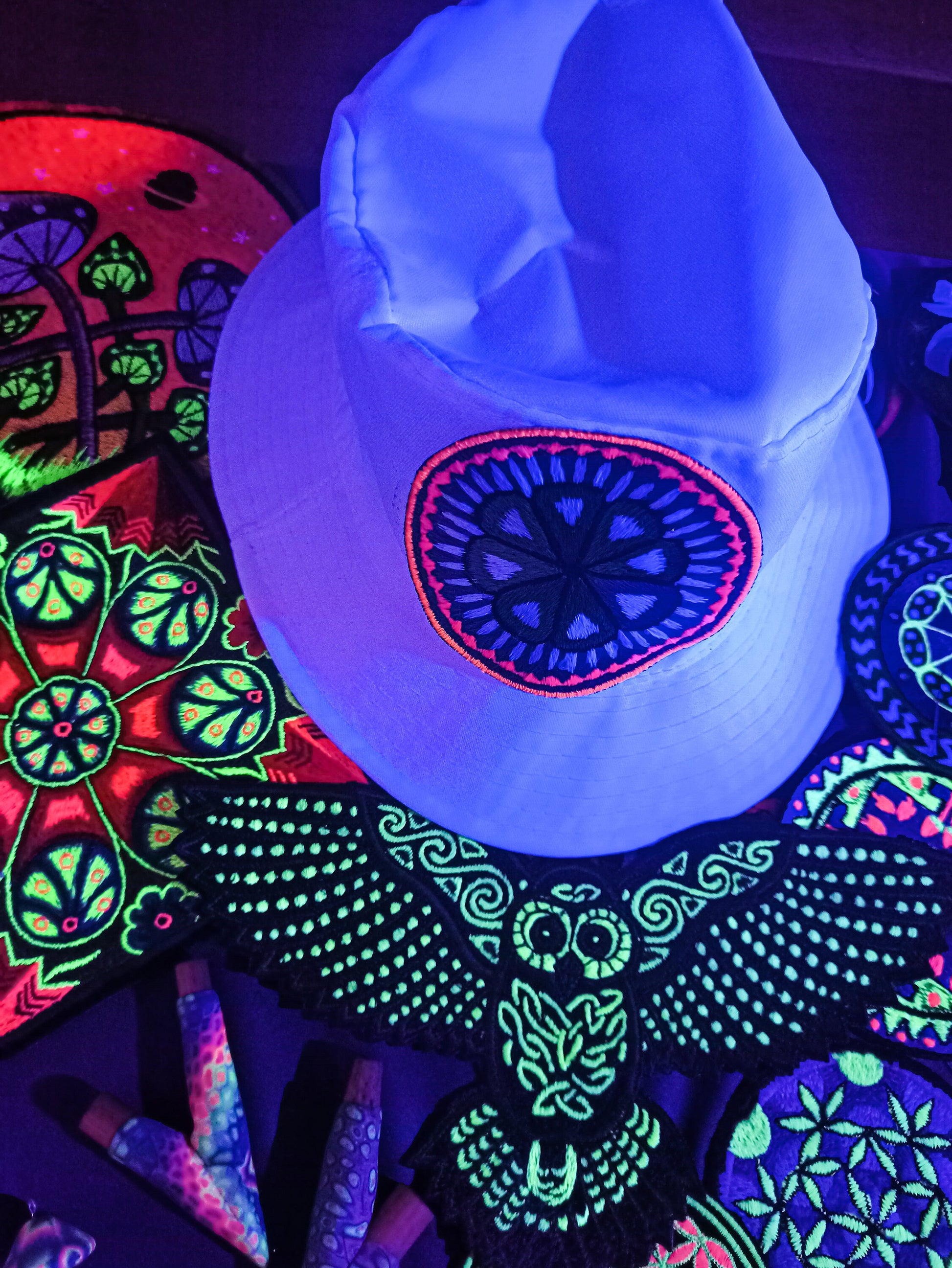 Peyote Mandala White Fisher Hat blacklight glowing hat with embroidery patch sacred mescaline Hikuri Huichol Cactus Art ceremony gear