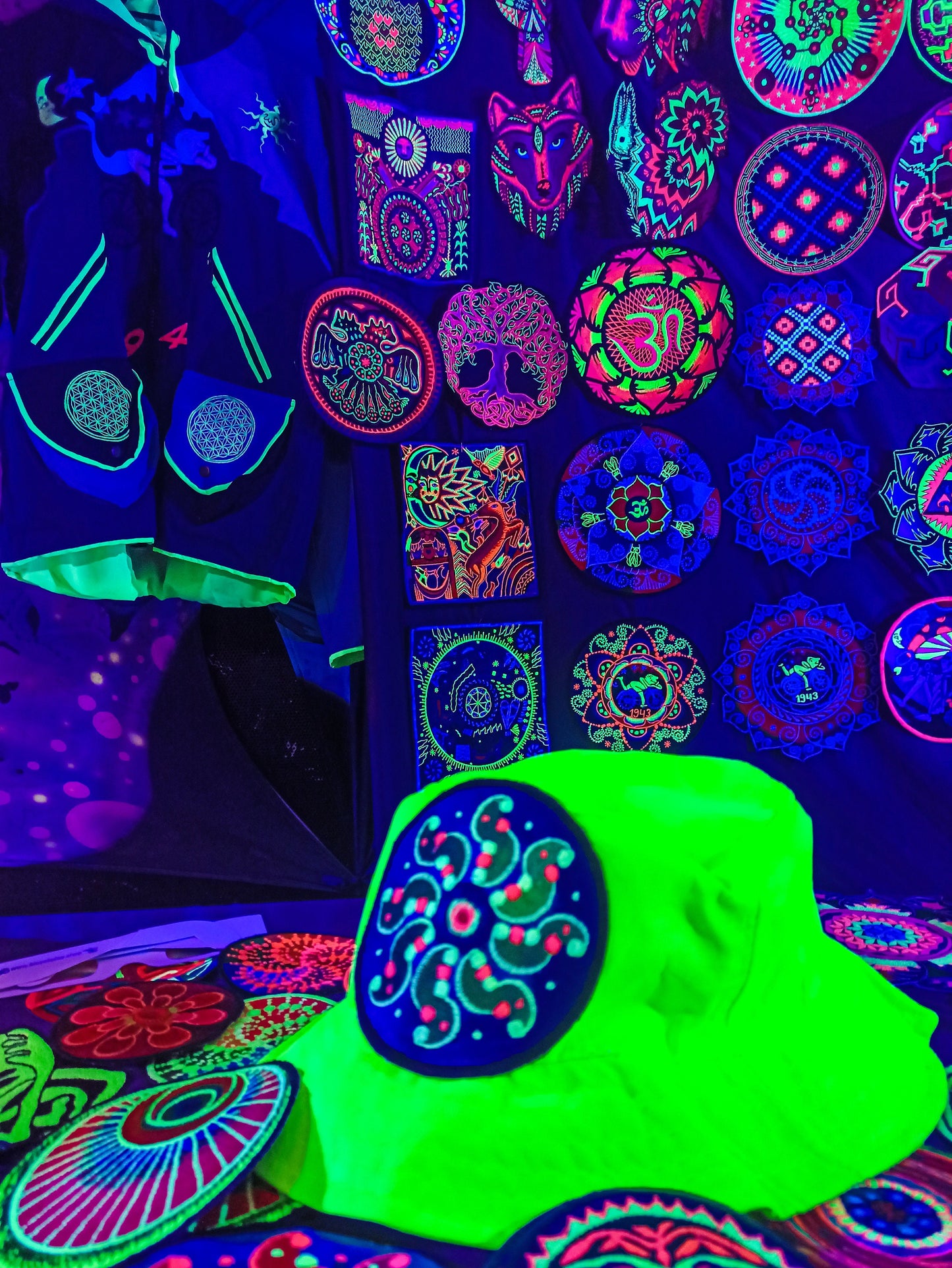 Tidcombe Crop Circle Fisher Hat UV blacklight glowing with embroidery patch sacred geometry alien art extraterrestrial beauty psychedelic