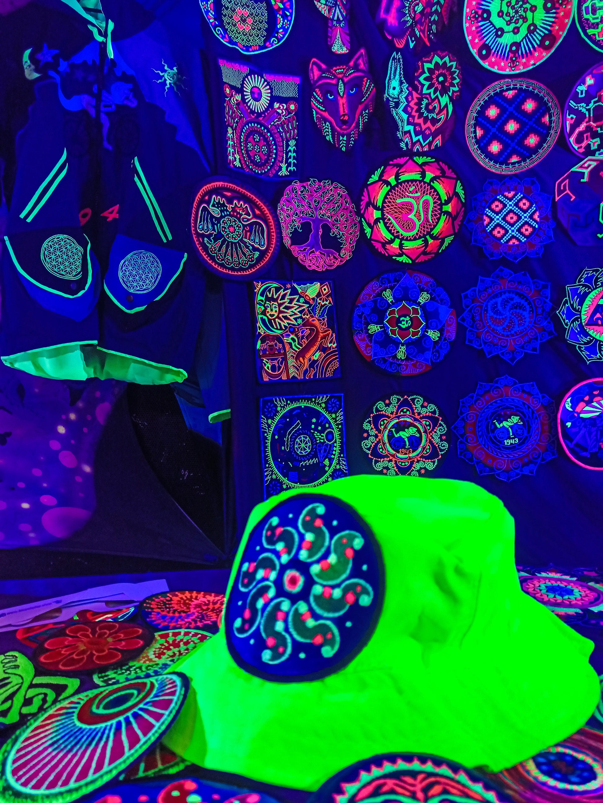 Tidcombe Crop Circle Fisher Hat UV blacklight glowing with embroidery patch sacred geometry alien art extraterrestrial beauty psychedelic