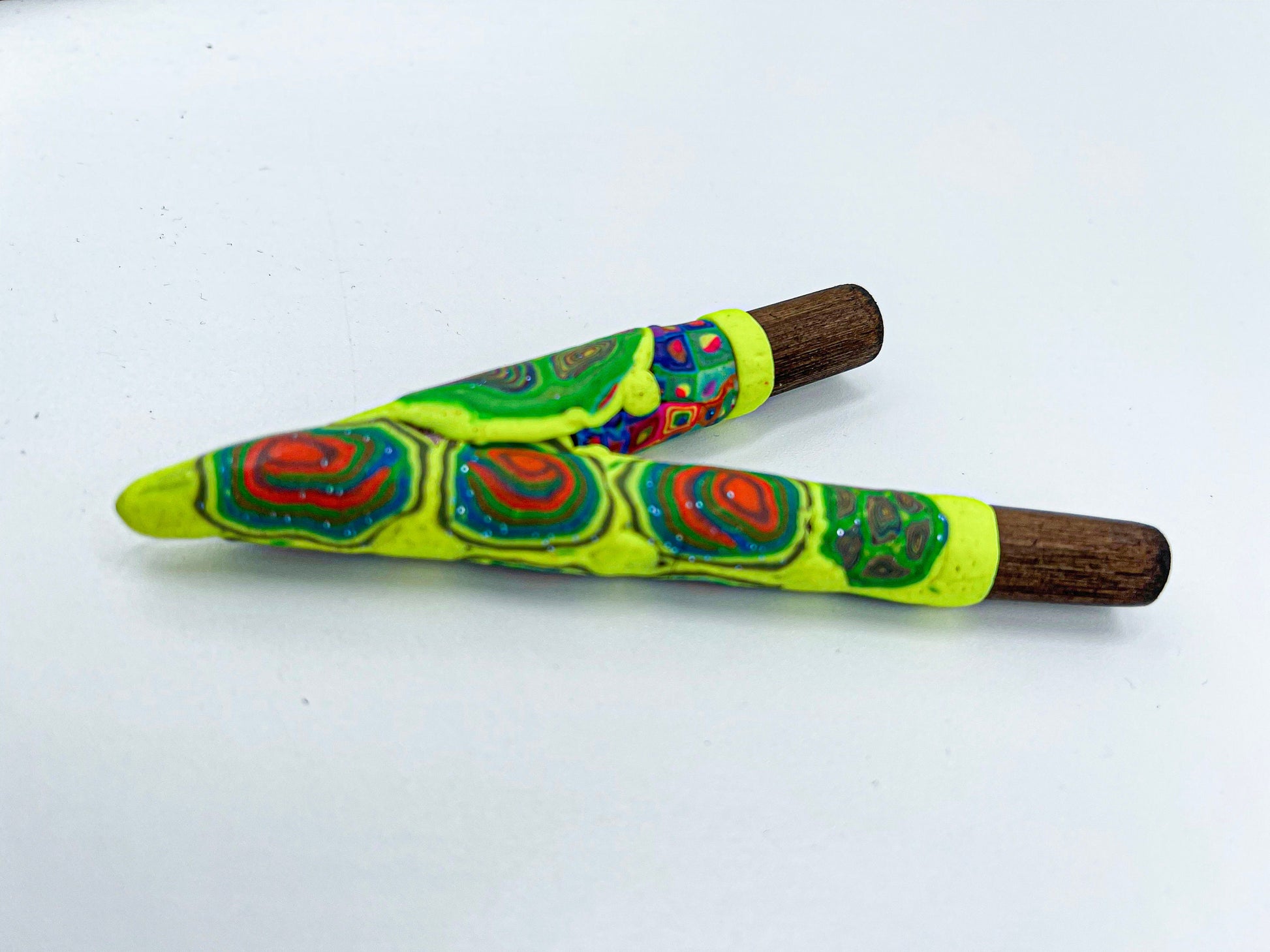 Beautiful Kuripe self applicator - Traditionally for Rapè  - handmade UV glowing polymer clay eye candy psychedelic spiral made with love