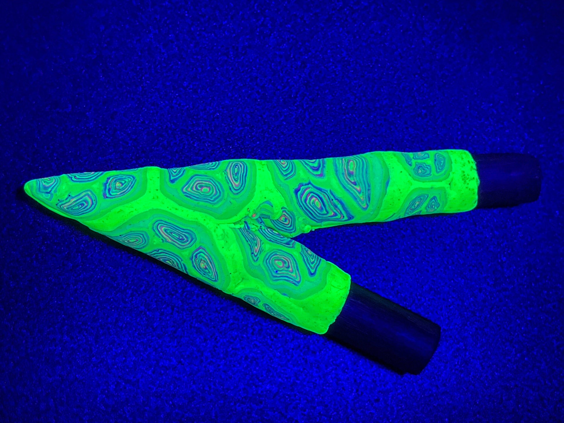 Green Flower Kuripe self applicator - Traditionally for Rapè - handmade UV glowing polymer clay eye candy psychedelic spiral made with love