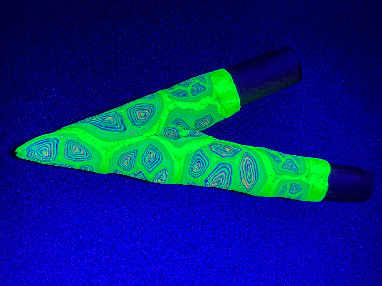 Green Flower Kuripe self applicator - Traditionally for Rapè - handmade UV glowing polymer clay eye candy psychedelic spiral made with love