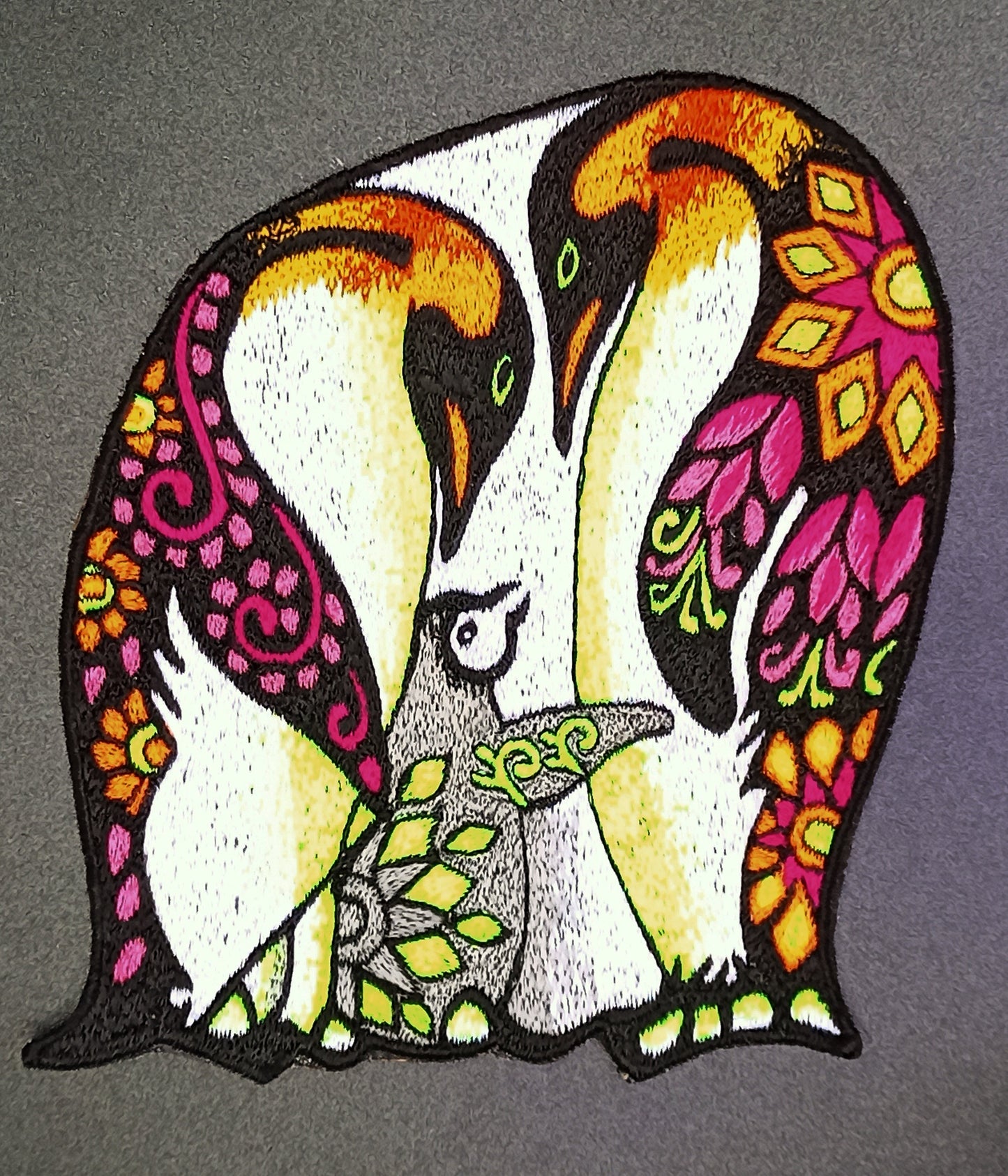 Pinguine Love Family UV Patch with blacklight glowing colors Animal Embroidery neon shining beautiful artpiece of parents loving their child