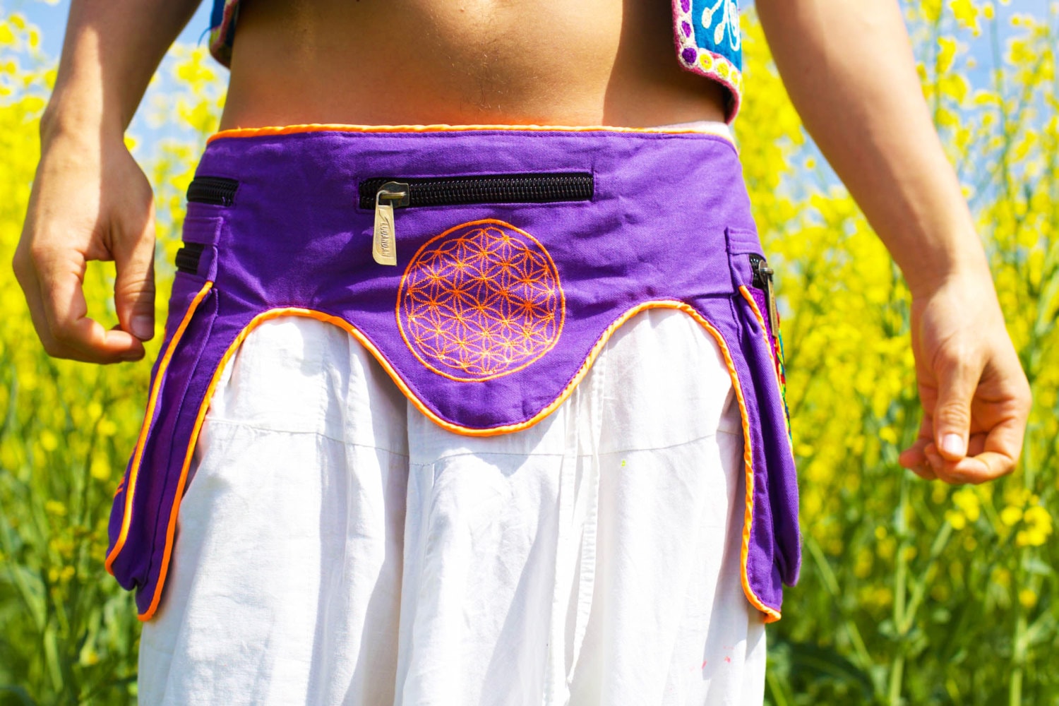 Beltbag Mushroom Planet Purple - 7 pockets,strong ziplocks,size adjustable - hook & loop and clip - blacklight active lines flower of life