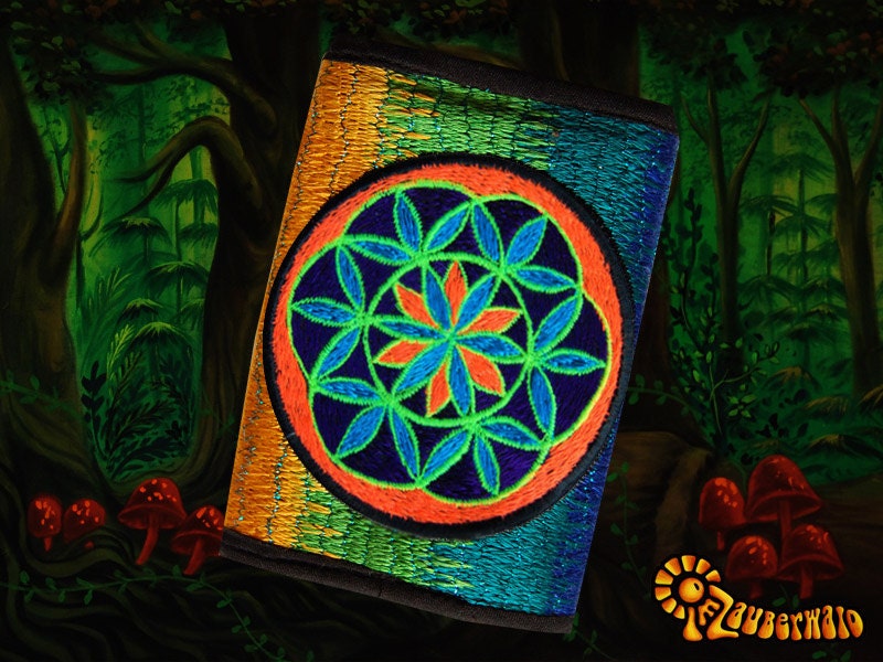 4 variations of sacred geometry moneypockets - pocket for coins and cards and 2 for papermoney with hook & loop - blacklight active wallet