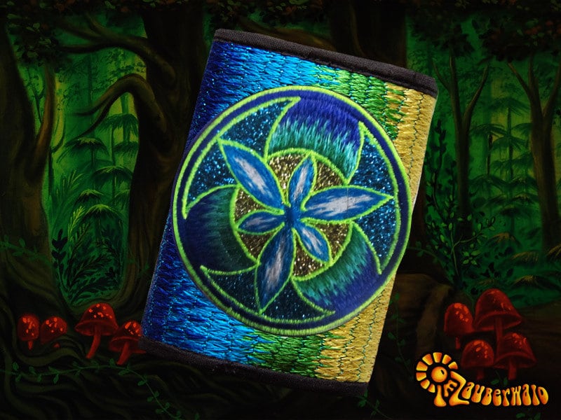 4 variations of sacred geometry moneypockets - pocket for coins and cards and 2 for papermoney with hook & loop - blacklight active wallet