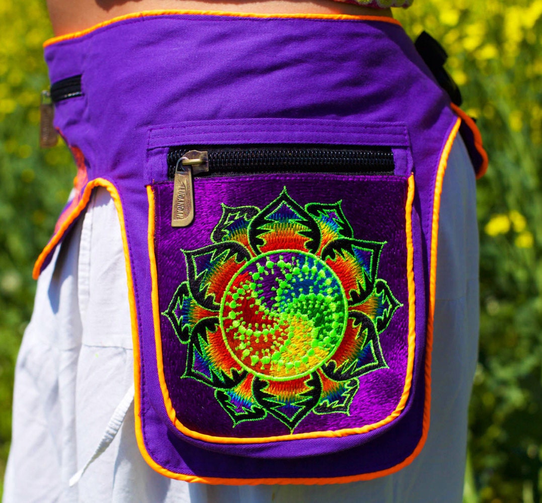 Beltbag Milk Hill fractal - 7 pockets, strong ziplocks, size adjustable with hook & loop and clip - blacklight active lines flower of life