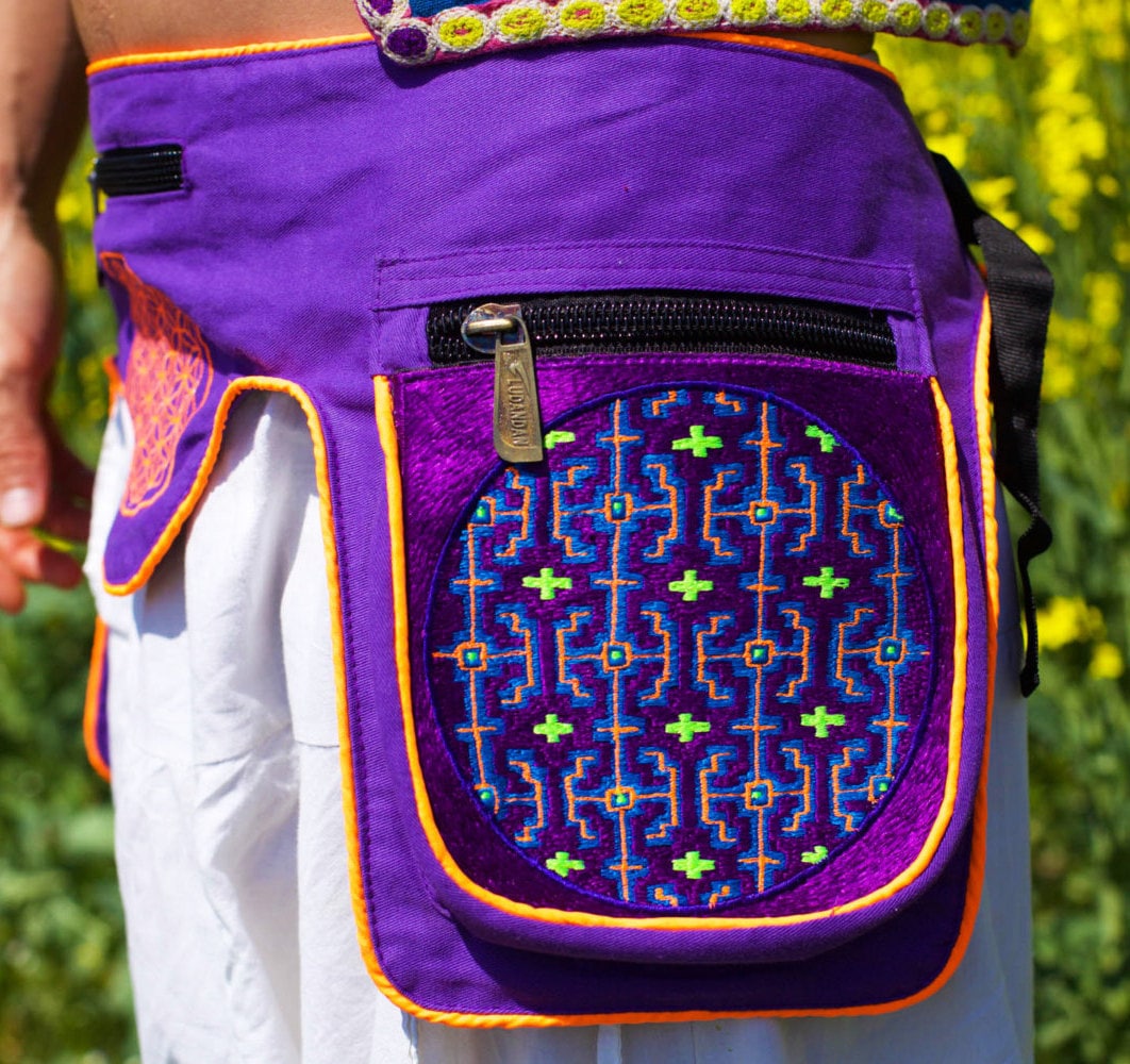 Beltbag Purple Ayahuasca - 7 pockets, strong ziplocks, size adjustable with hook & loop and clip - blacklight active lines flower of life