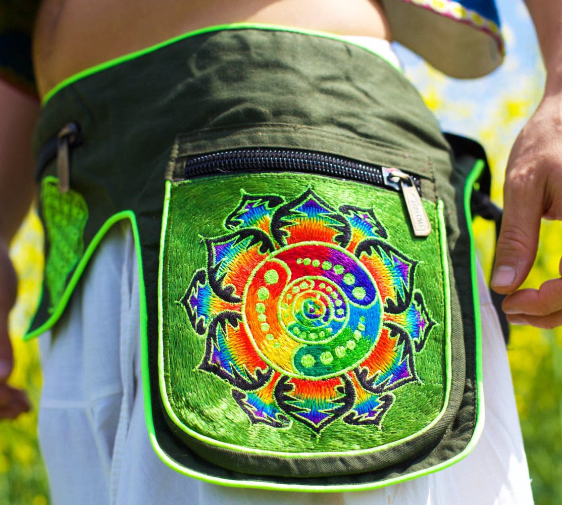 Beltbag Rainbow Attributes - 7 pockets, strong ziplocks, size adjustable with hook & loop and clip - blacklight active lines crop circle