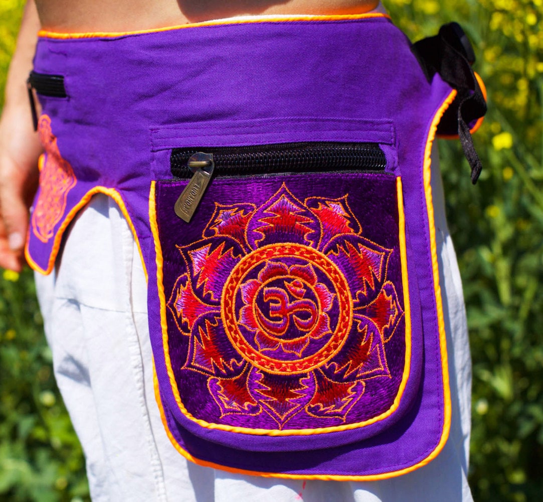 Beltbag Purple Aum - 7 pockets, strong ziplocks, size adjustable with hook & loop and clip - blacklight active lines flower of life
