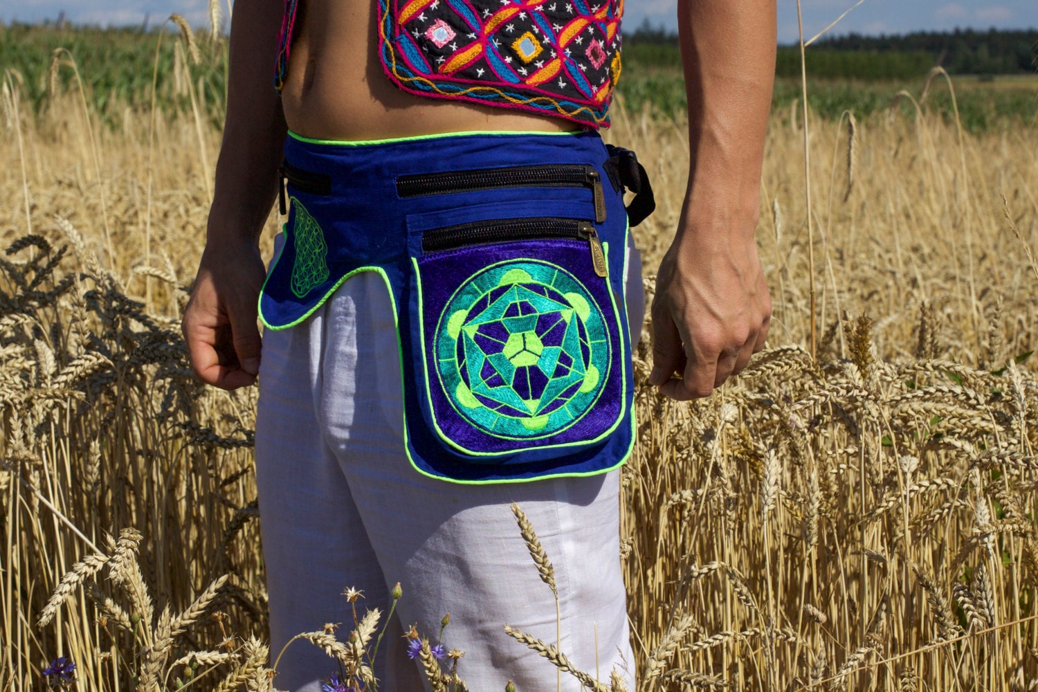Beltbag hyperspace object - 7 pockets, strong ziplocks, size adjustable - hook & loop and clip - blacklight active lines flower of life
