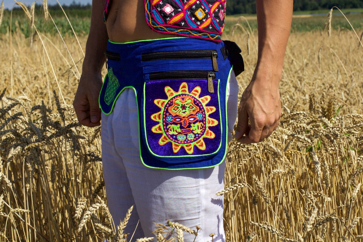 Beltbag Huichol Sunmask - 7 pockets, strong ziplocks, size adjustable with hook & loop and clip - blacklight active lines flower of life