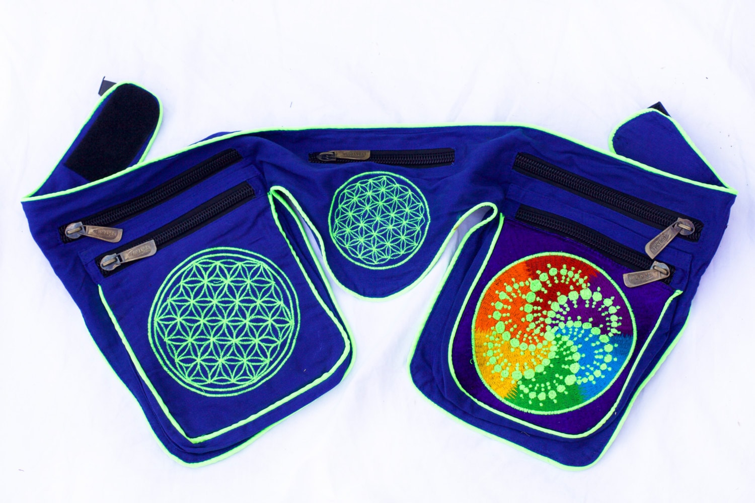 Beltbag Fractal crop circle - 7 pockets, strong ziplocks, size adjustable - hook & loop and clip - blacklight active lines flower of life