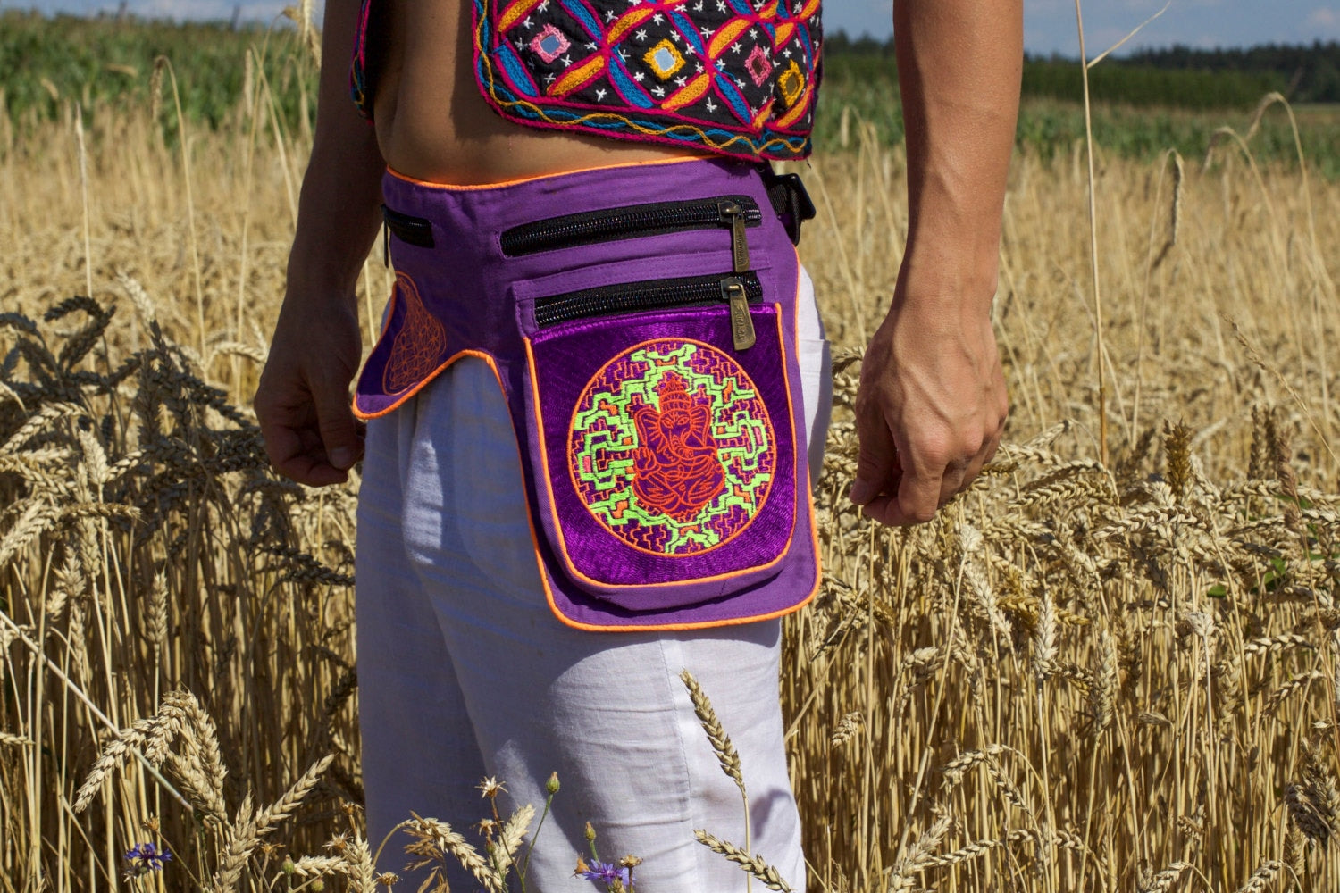 Beltbag Ganeshahuasca purple - 7 pockets, strong ziplocks, size adjustable -- hook & loop and clip - blacklight active lines flower of life