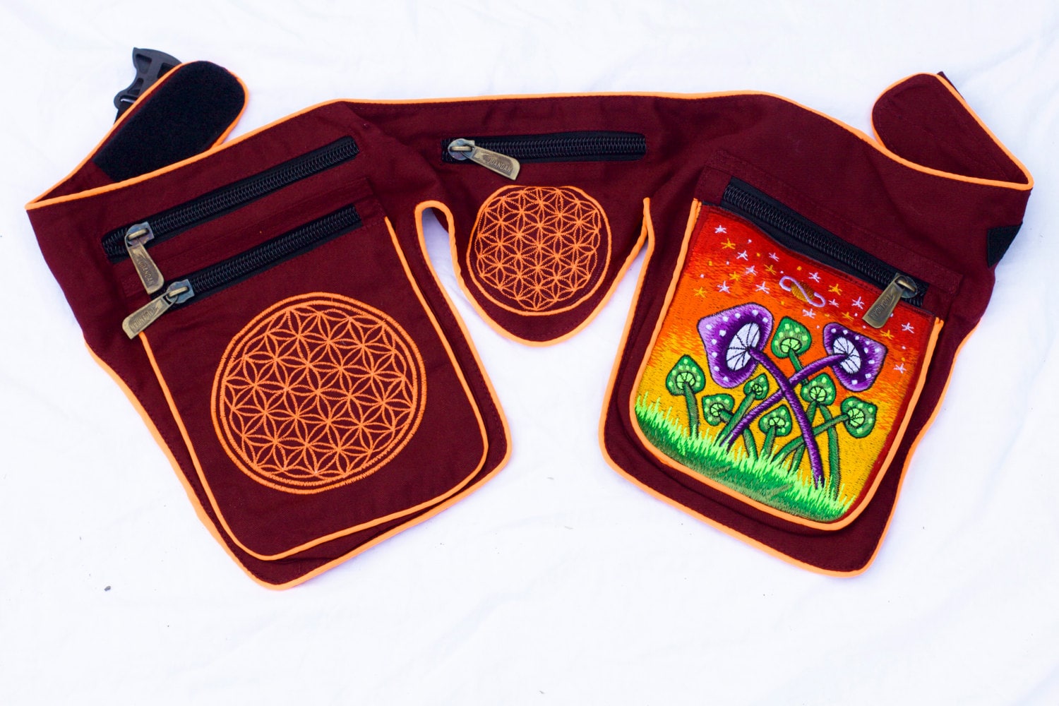 Beltbag Mushroom Planet Red - 7 pockets, strong ziplocks, size adjustable with hook & loop and clip - blacklight active lines good luck