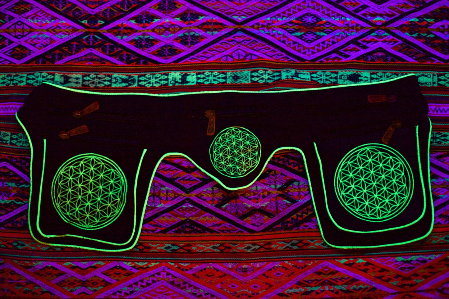 Beltbag green Flower of Life- 7 pockets strong ziplocks size adjustable with hook & loop and clip - blacklight active holy geometry