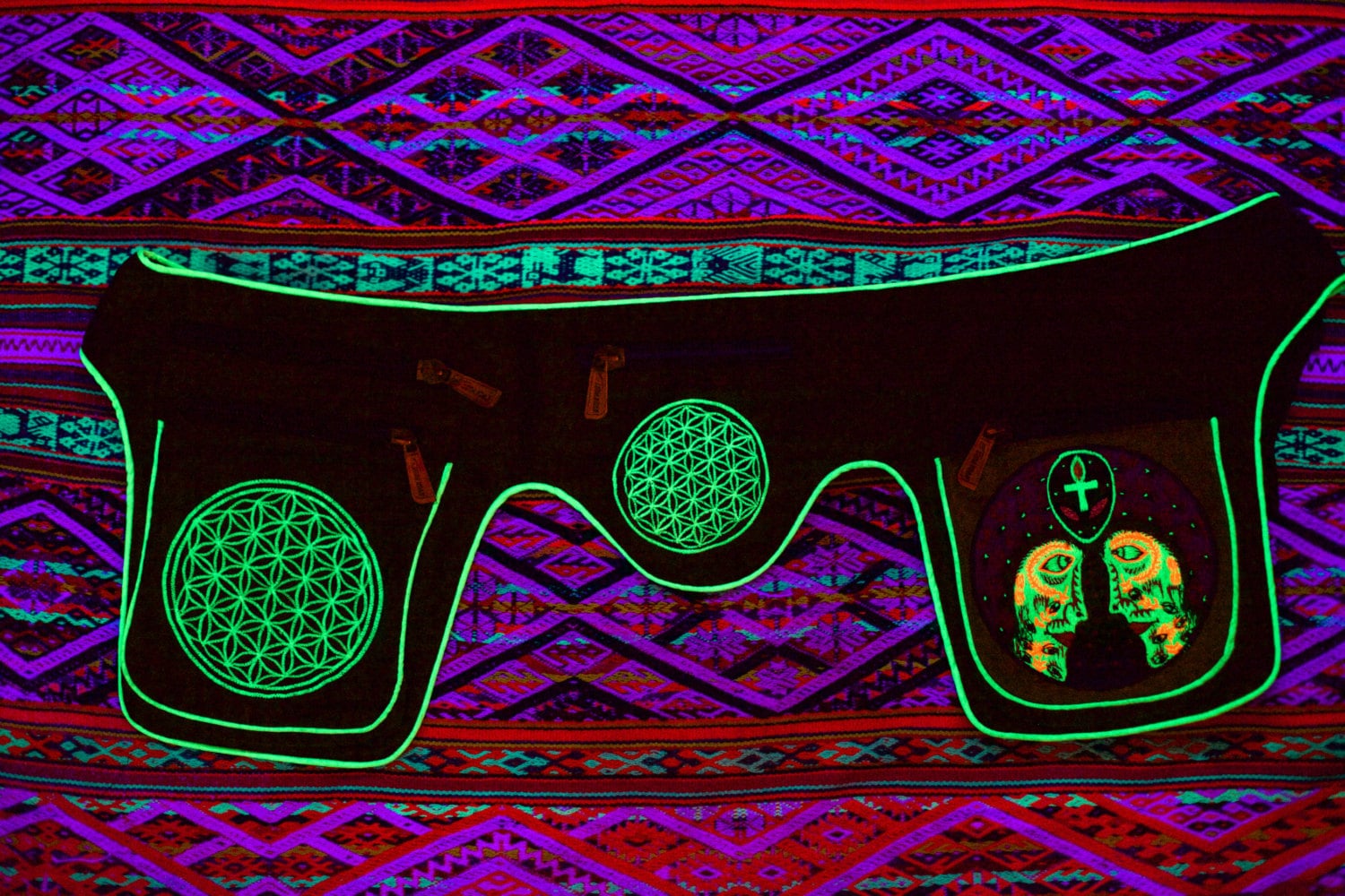 Beltbag Cosmic Rebirth - 7 pockets, strong ziplocks,size adjustable with hook & loop and clip - blacklight active lines flower of life alien