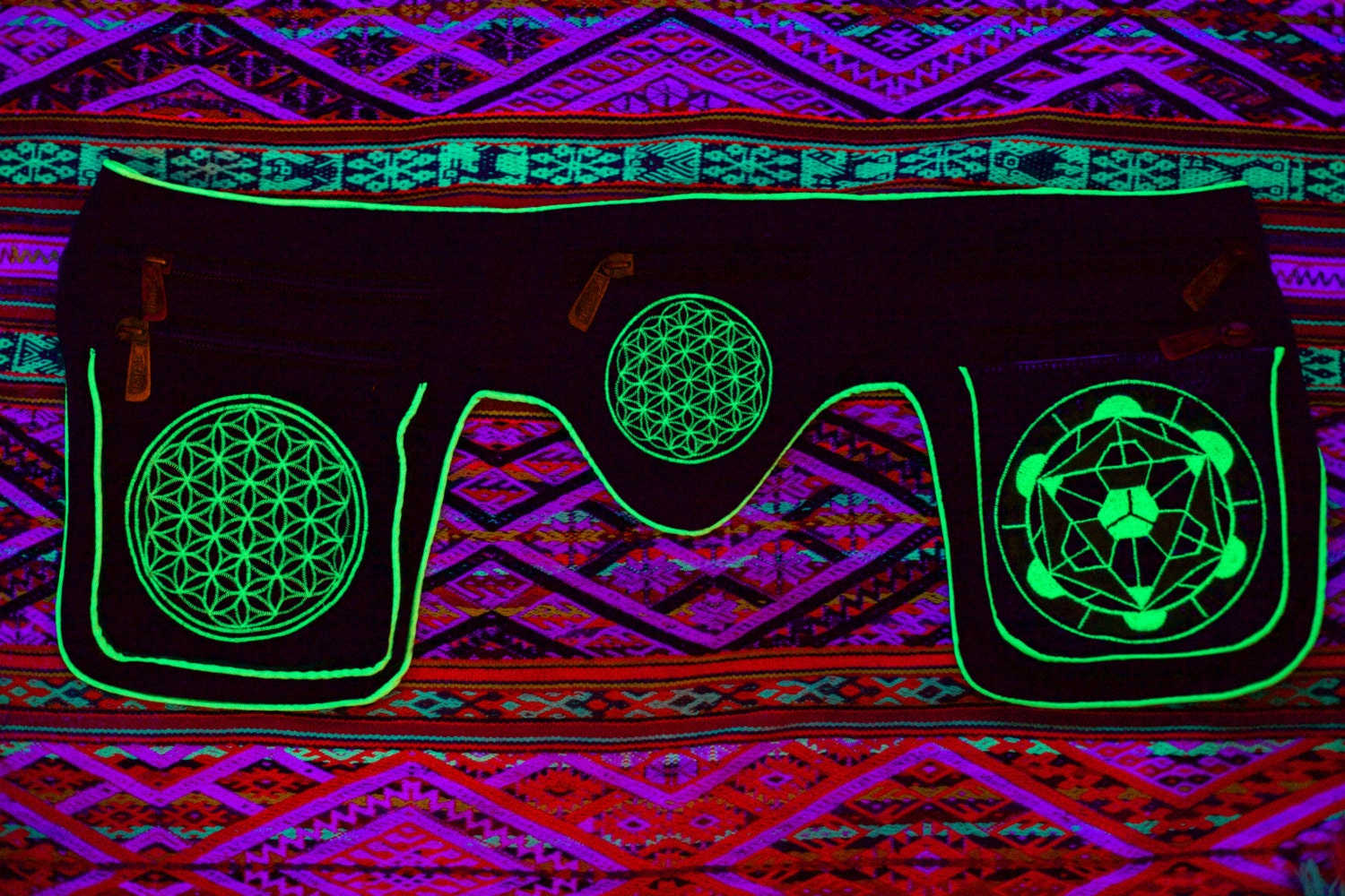 Beltbag hyperspace object - 7 pockets, strong ziplocks, size adjustable - hook & loop and clip - blacklight active lines flower of life