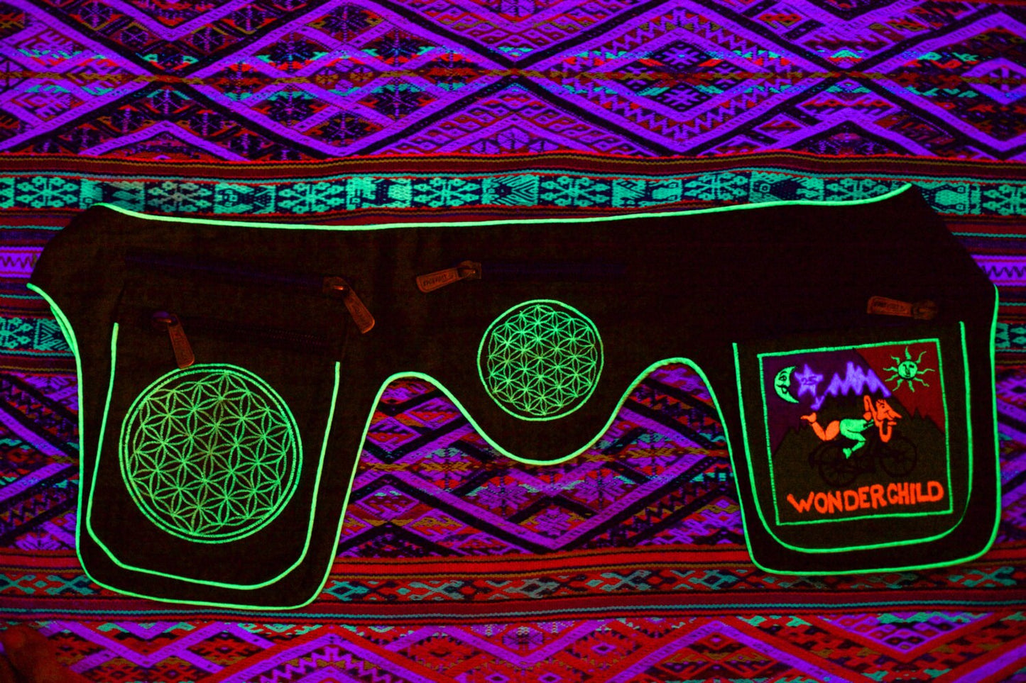 Beltbag Hofmann wonderchild - 7 pockets strong ziplocks size adjustable with hook & loop and clip - blacklight active acid lsd bicycle day