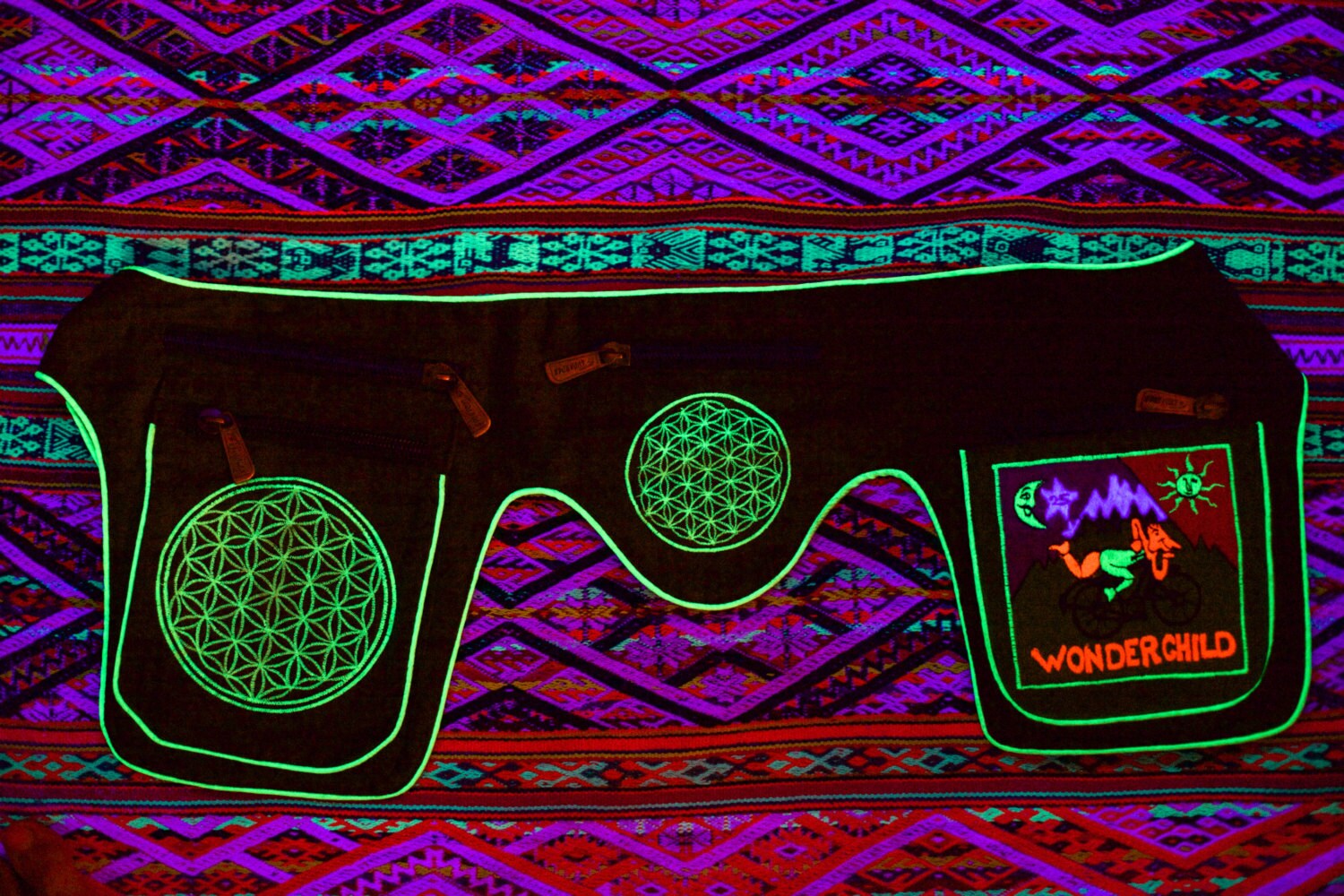 Beltbag Hofmann wonderchild - 7 pockets strong ziplocks size adjustable with hook & loop and clip - blacklight active acid lsd bicycle day