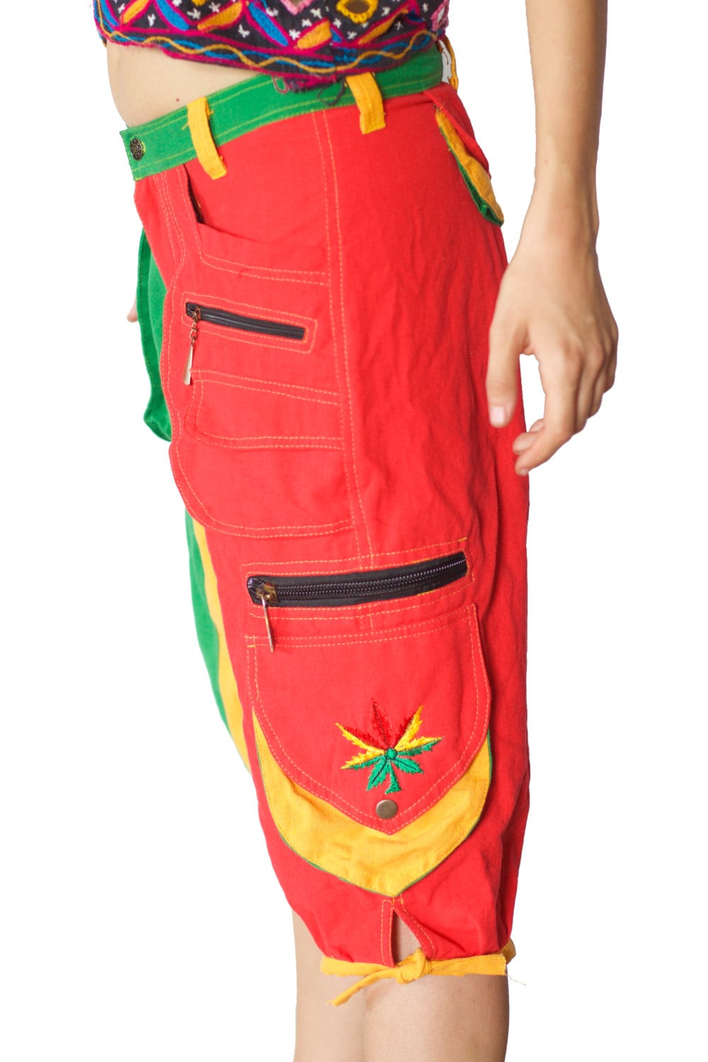 Rasta Cannabis Pant - 8 pockets, 4 with hock&loop, 2 with clip - any size available marihuana leave clamdiggers made after order